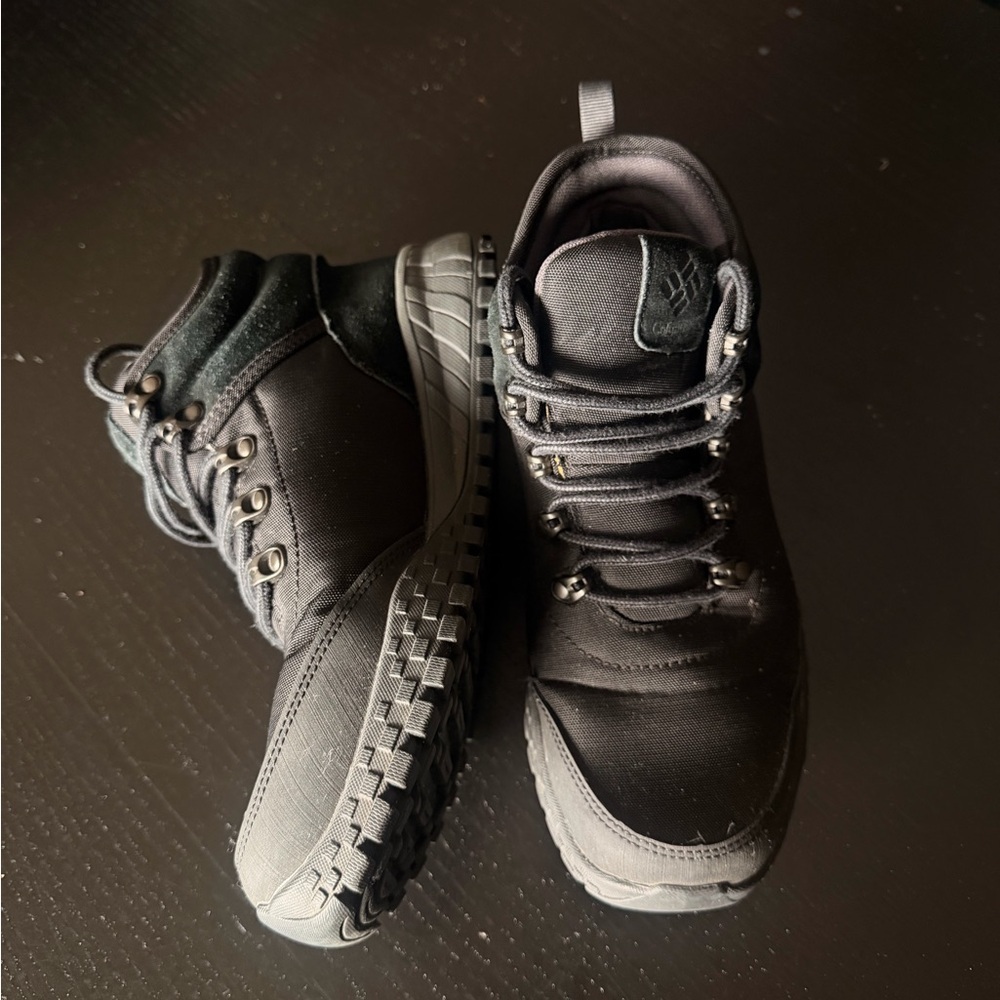 Columbia Men's Black Outdoor Boots - Picture 2 of 15